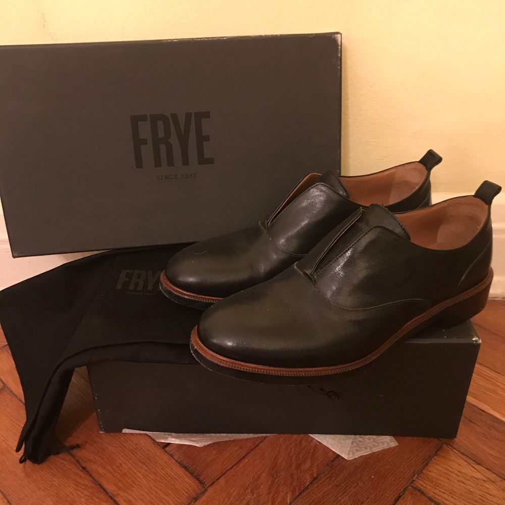 FRYE Annie Oxford Size 7.5